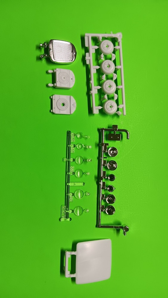 1929 29 Ford Model A Roadster 1/25 Grill Buick Finned Brake Drums Head Lights