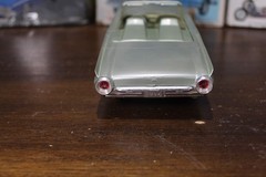 AMT 1962 Ford Thunderbird Roadster Friction Promo Silver Moss 1/25