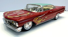 AMT 1:25 1960 Pontiac Bonneville Lowrider Vintage Klaver Collection Built Model