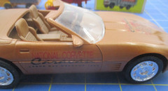AMT 1994 CORVETTE CONVERTIBLE CARAVAN LIMITED EDITION 1:25 MORE LISTED