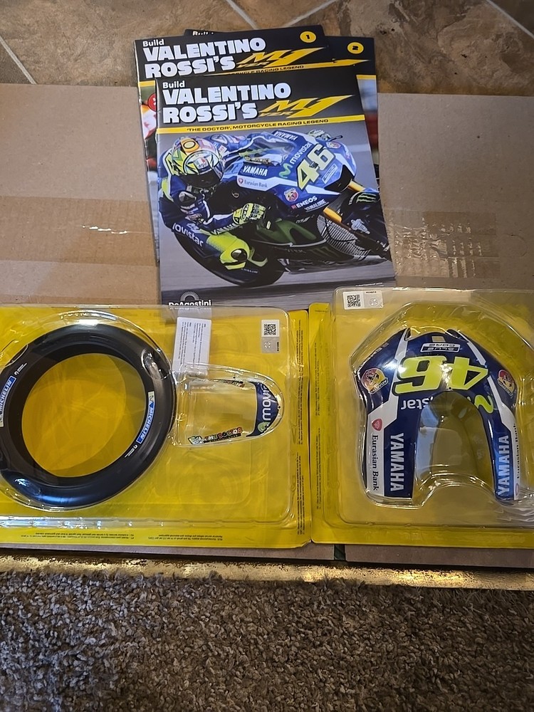 De Agostini Valentino Rossi 1:4 Yamaha YZR M1 Build Up Kit Pcs 1-2
