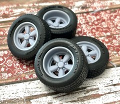 1/24 Scale: 15-inch “Daisy Mags” Resin Wheels W/ Wide Rear Tires