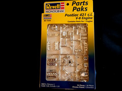Model Kit Pontiac 421 c.i. Chrome V-8 Engine, B.housing & Trans 1:24/ 1:25 Rev.
