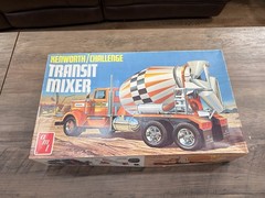 AMT Kenworth/Challenge Transit Mixer Truck 1/25 Plastic Model Kit T559