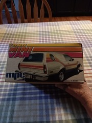 Mpc. Ford Mini Van Model Kit