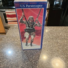 1/10th scale Glencoe Models US Army Paratrooper Desert Storm Sealed Box