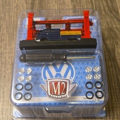 M2 Machines 1961 VW Double Cab Truck 1:64 Car Kit Auto-Lift Screwdriver USA