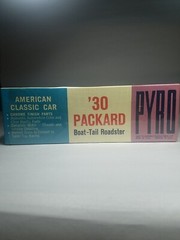 New 1968 Vintage PYRO 1930 Packard Boat-Tail Roadster 1:32 Plastic Model Kit