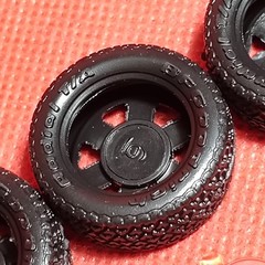 Stock Wheels & Tires 1988 Chevy Corvette 1:25 scale model car part MPC