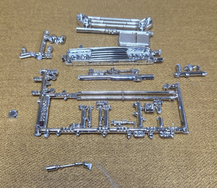 1953 Ford Pickup CUSTOM ACCESSORIES 1:25 Scale AMT NEW Model Kit PARTS