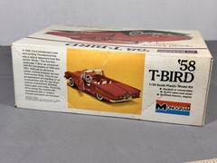Vintage 1/24 Scale Monogram 1958 Ford Thunderbird Model Kit Dated 1974 T-bird