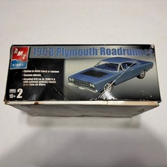 AMT Ertl 1968 Plymouth Road Runner 1/25 Model Kit #31549 Sealed Parts NOS