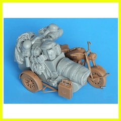 1/35 Cast Resin Model Assembly Kit, Three Wheeled Motorcycle Wrapped in Debri…