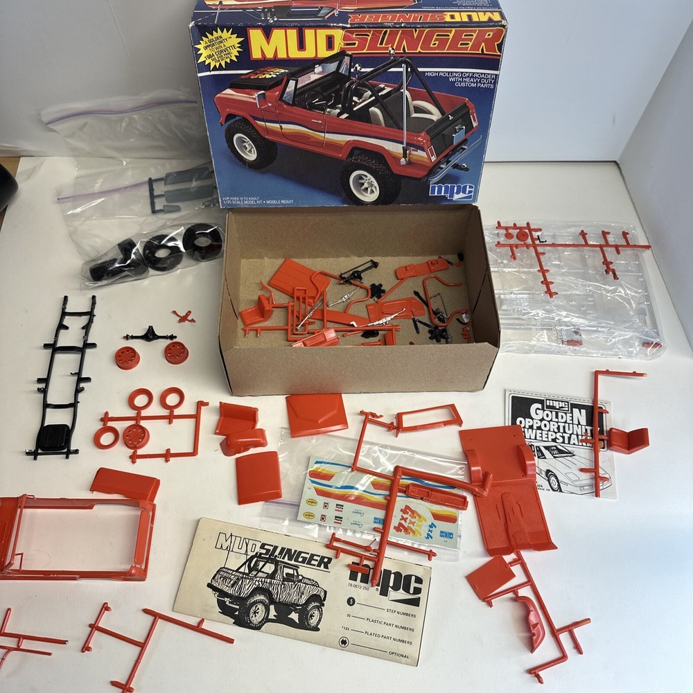 Model Kit Mud Slinger 4×4 Parts lot – Looks to be almost all there