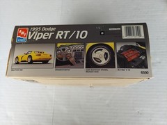 AMT 1995 Dodge Viper RT/10 Model 1/25 Kit Ioen Box 6550 Mopar Sports Car