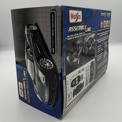 Maisto 1/24 Die-cast Model Kit Assembly Line Chrysler ME Four Twelve Concept Car
