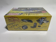 AMT 65 Ford Fairlane Modified Stocker Retro Deluxe Plastic Model Kit Sealed Box