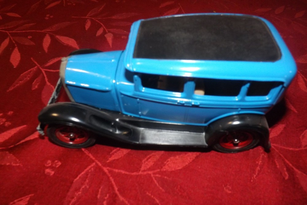HUBLEY FORD 4 DOOR SEDAN METAL MODEL KIT HOT ROD PARTS REPAIR 1:20 JUNKYARD BLU