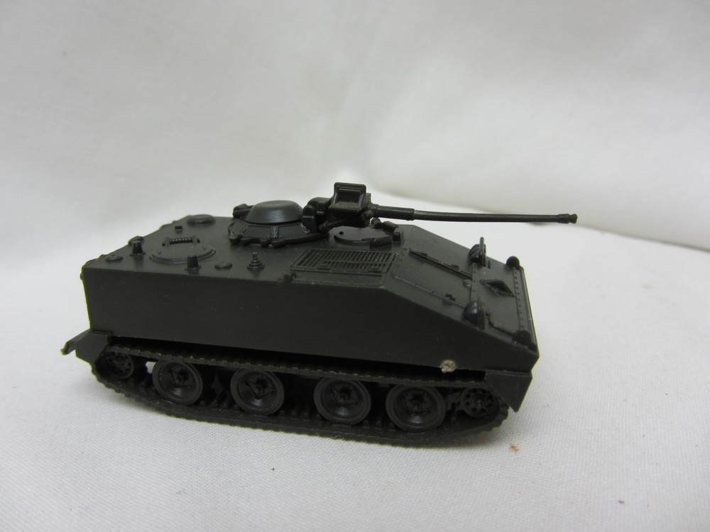 Roco Minitanks DBGM #253 US Army M114 Armored Recon Vehicles 1/87 HO U Pick