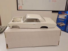 Polar Lights 1964 Pontiac GTO Snap Together Plastic Model Kit #6400