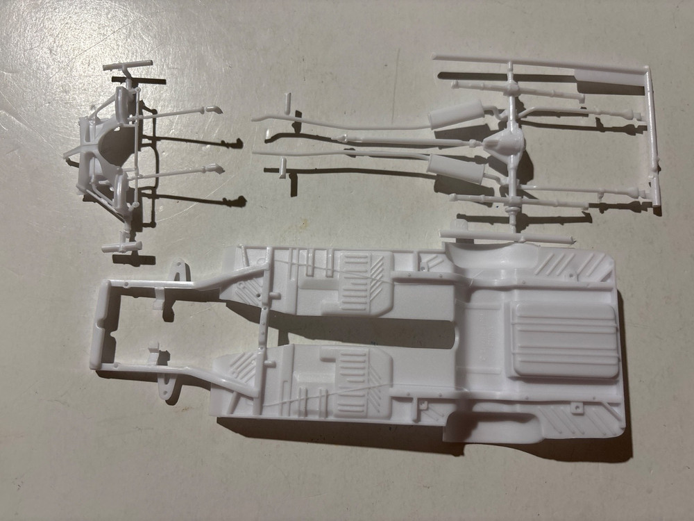 Model Parts – Revell 1970 Plymouth Road Runner Chassis Suspension Exhaust 1/24