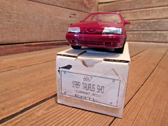 Vintage 1989 AMT FORD TAURUS SHO CURRANT RED DEALER PROMOTIONAL CAR-MIB