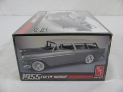 Round 2 AMT 1/25 Scale 1955 Chevrolet Nomad Wagon Model Car Kit #AMT-637 NOS