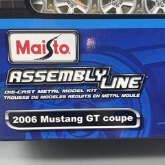 Maisto Assembly Line 2006 Ford Mustang GT Coupe 1:24 Die Cast Model Kit Lime Grn