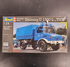 Revell 1:24 Mercedes-Benz Unimog U 1300 L THW Plastic Model Kit 07401
