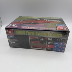AMT 31745 1969 FORD TORINO COBRA W/NASCAR PARTS 1/25 Model Car Mountain FS