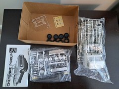 AMT Ertl 1972 Chevrolet Fleetside Model Car Kit 1:25 ~ Sealed bags