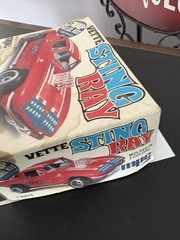 Vintage 1/32 Vette Stingray Snap Model Kit Red White & Blue #1-3213 MPC built