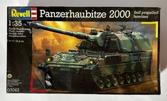 Revell 03042 1/35 Scale Panzerhaubitze 2000 Self Propelled Howitzer, 1999 SEALED
