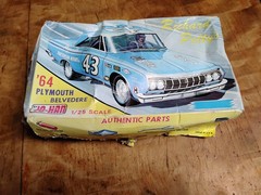 Vintage Jo-Han 64 Plymouth Richard Petty Complete w/broken parts