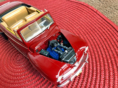 REVELL 1/25 1948 FORD CONVERTIBLE FACTORY BUILT UP BOX ART STUDIO DISPLAY MODEL