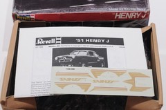 REVELL 1951 HENRY J SAINTS SCALE 1:25 MODEL KIT 7398