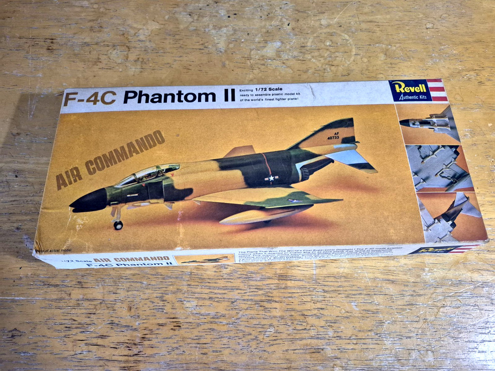 VINTAGE 1970 REVELL Model F-4C PHANTOM II Kit #H-229