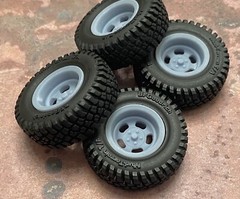 1/24 Scale: 18-Inch “Off-Road 5 Slot Mags” Wheels W/ Mud Tires;Jeep, Resin 1/25
