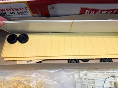 AMT 1:25 Scale Budweiser Fruehauf 40′ Semi Trailer Sealed Inside Boxed Model Kit