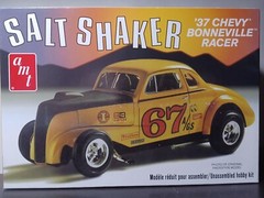 🌟 2 Plastic Pie Crust Slicks 1937 Chevy 1:25 Scale 1000s Model Car Parts 4 Sale