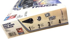 Mack DM 600 Truck Model King Model Kit 1/25 Scale By AMT Ertl 275 Pieces Limited