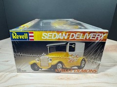 REVELL – ’26 SEDAN DELIVERY STREET DEMONS – 1:25 SCALE KIT #7391 VINTAGE SEALED