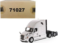 Diecast Masters 71027 1/50 Freightliner New Cascadia Sleeper Cab