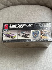VINTAGE ERTL AMT BATMAN JOKER GOON CAR GOTHAM CITY POLICE CAR 1/25 MODEL NEW
