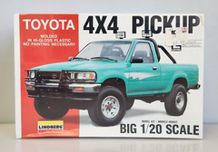 Lindberg Toyota 4X4 Pickup Big 1/20 Scale Truck Model Kit 72506, New Sealed