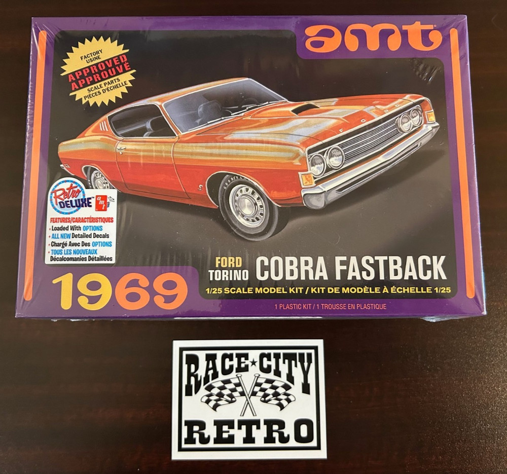 AMT 1969 FORD TORINO COBRA 428 FASTBACK 3 in 1 1/25 PLASTIC MODEL CAR KIT F/S