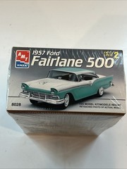 Vintage AMT Ertl 1957 Ford Fairlane 500 1:25 Model Kit 8028