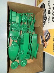 New 1968 Vintage PYRO 1930 Packard Boat-Tail Roadster 1:32 Plastic Model Kit