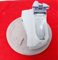 James Hunt Figure With McLaren M32 F1 Model Kit Scale 1/12
