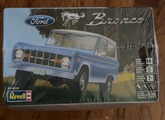 Revell 1/25 Scale Ford Bronco Plastic Model Kit 85-4320